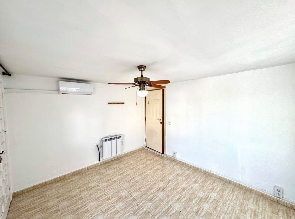 4 sypialnia Willa do wynajęcia w La Zenia z basenem - 1 400 € (Ref: 9131974)