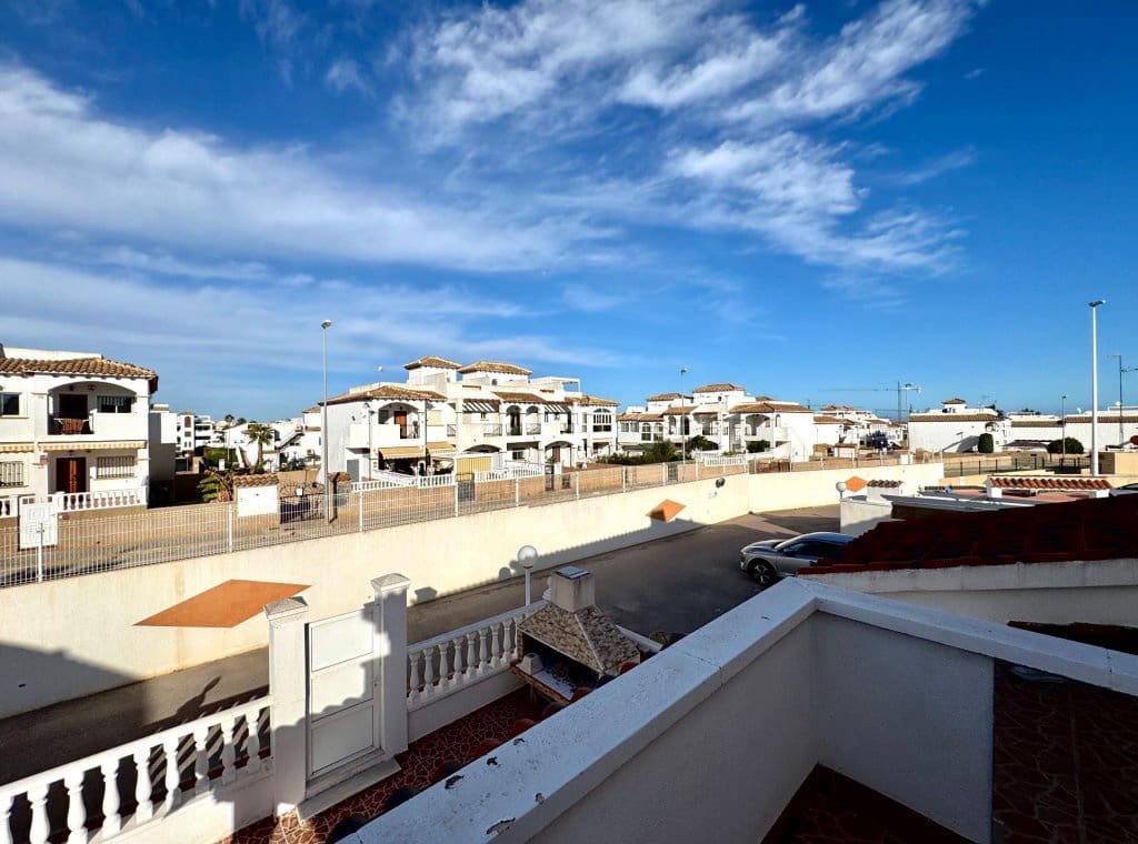 4 sypialnia Willa do wynajęcia w La Zenia z basenem - 1 400 € (Ref: 9131974)