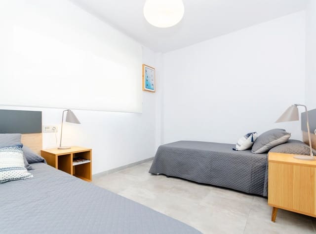 3 soveværelse Byhus til salg i El Chaparral - La Siesta - La Torreta, Torrevieja med swimmingpool - € 385.000 (Ref: 9146616)