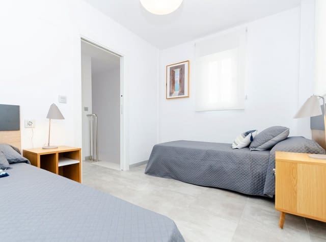 3 soveværelse Byhus til salg i El Chaparral - La Siesta - La Torreta, Torrevieja med swimmingpool - € 385.000 (Ref: 9146616)