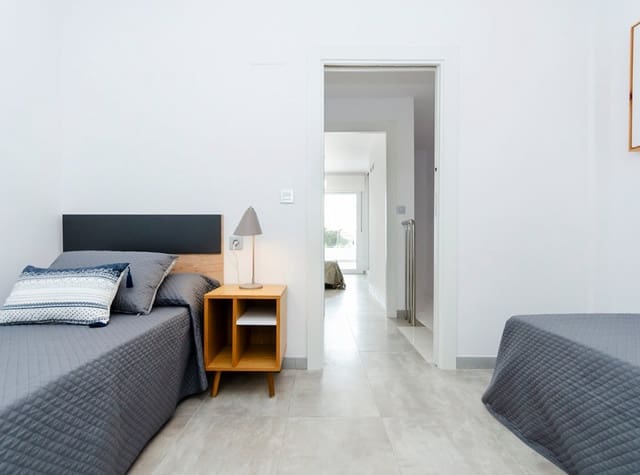 3 soveværelse Byhus til salg i El Chaparral - La Siesta - La Torreta, Torrevieja med swimmingpool - € 385.000 (Ref: 9146616)