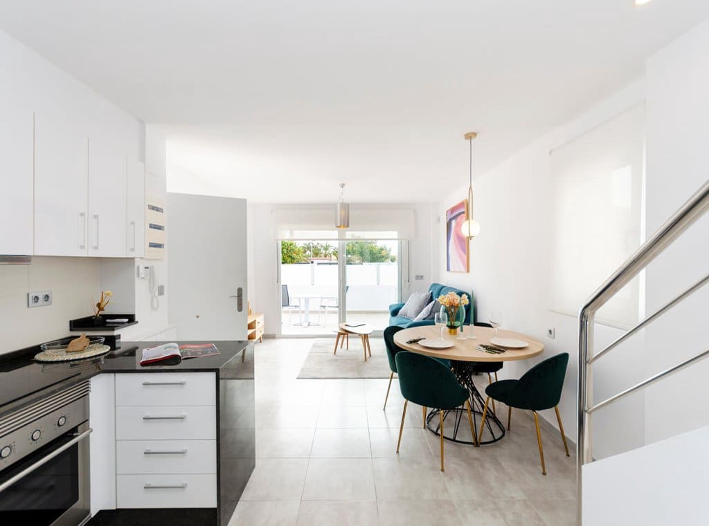 3 soveværelse Byhus til salg i Torrevieja med swimmingpool - € 385.000 (Ref: 9146616)