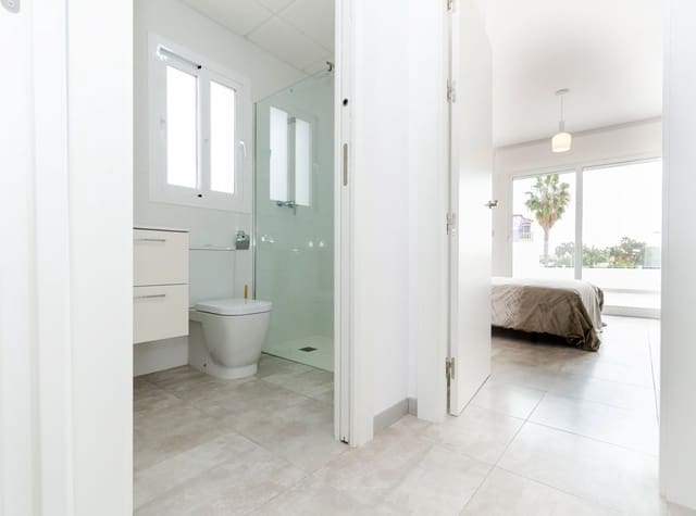 3 soveværelse Byhus til salg i El Chaparral - La Siesta - La Torreta, Torrevieja med swimmingpool - € 385.000 (Ref: 9146616)