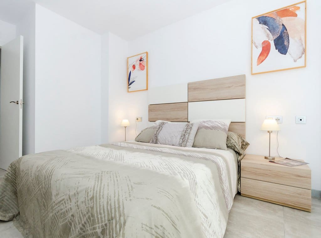 3 soveværelse Byhus til salg i Torrevieja med swimmingpool - € 385.000 (Ref: 9146616)