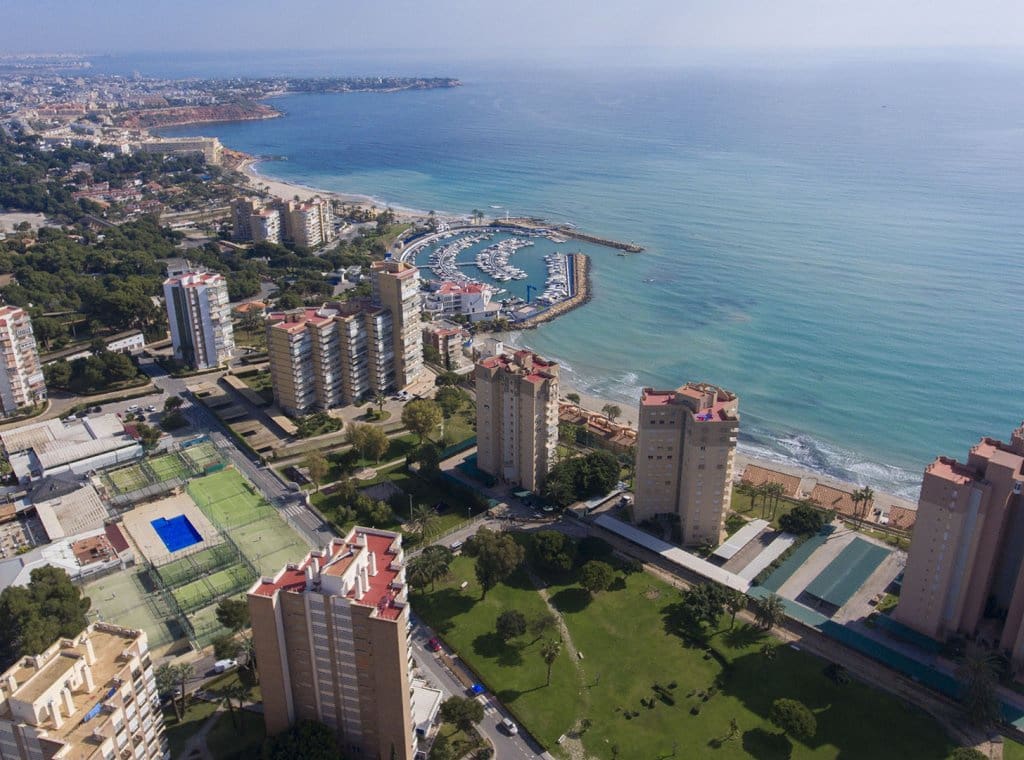 2 soveværelse Lejlighed til salg i Orihuela Costa med swimmingpool garage - € 266.000 (Ref: 9146622)