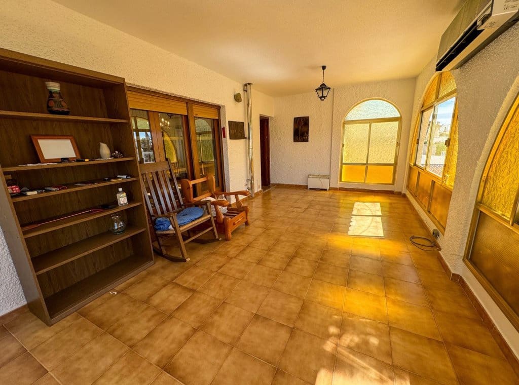 3 bedroom Villa for rent in Ciudad Quesada with pool garage - € 2,000 (Ref: 9148747)