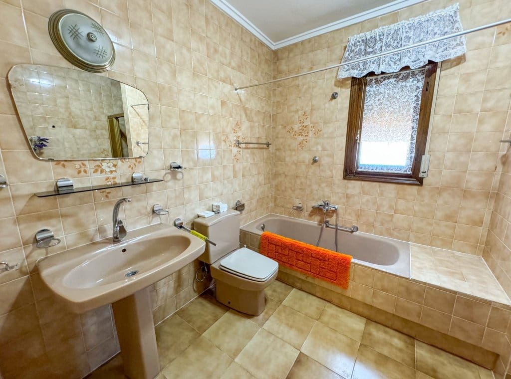 3 bedroom Villa for rent in Ciudad Quesada with pool garage - € 2,000 (Ref: 9148747)