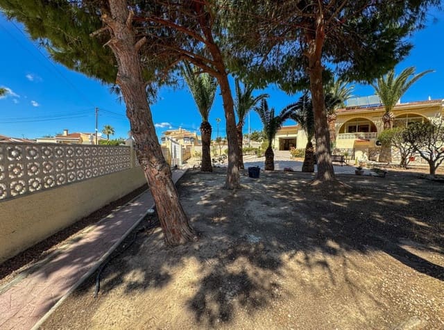 3 bedroom Villa for rent in Ciudad Quesada, Rojales with pool garage - € 2,000 (Ref: 9148747)