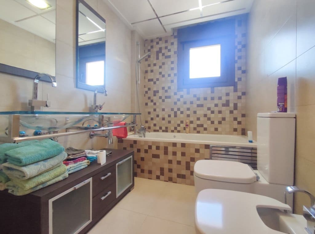 3 sypialnia Penthouse do wynajęcia w Guardamar del Segura z basenem garażem - 2 000 € (Ref: 9151587)