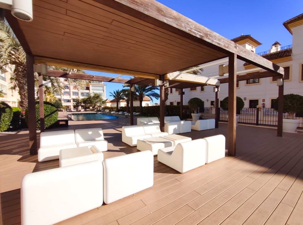 3 sypialnia Penthouse do wynajęcia w Guardamar del Segura z basenem garażem - 2 000 € (Ref: 9151587)