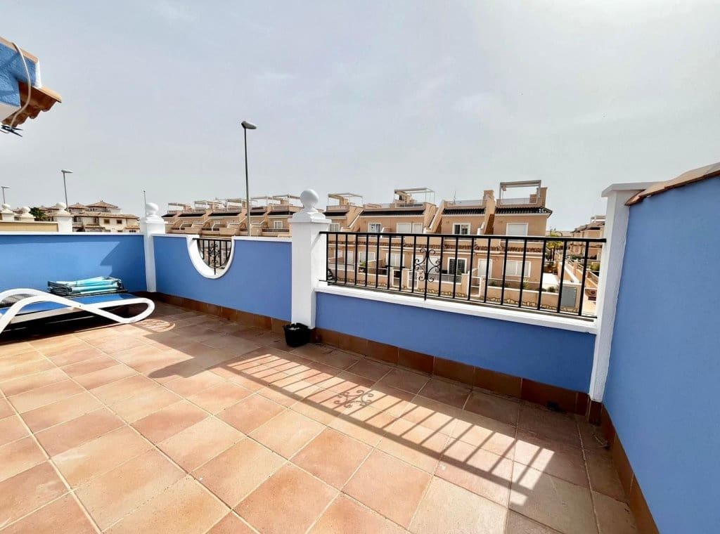 3 makuuhuone Huoneisto vuokrattavana paikassa Cabo Roig mukana uima-altaan - 1 300 € (Ref: 9151589)