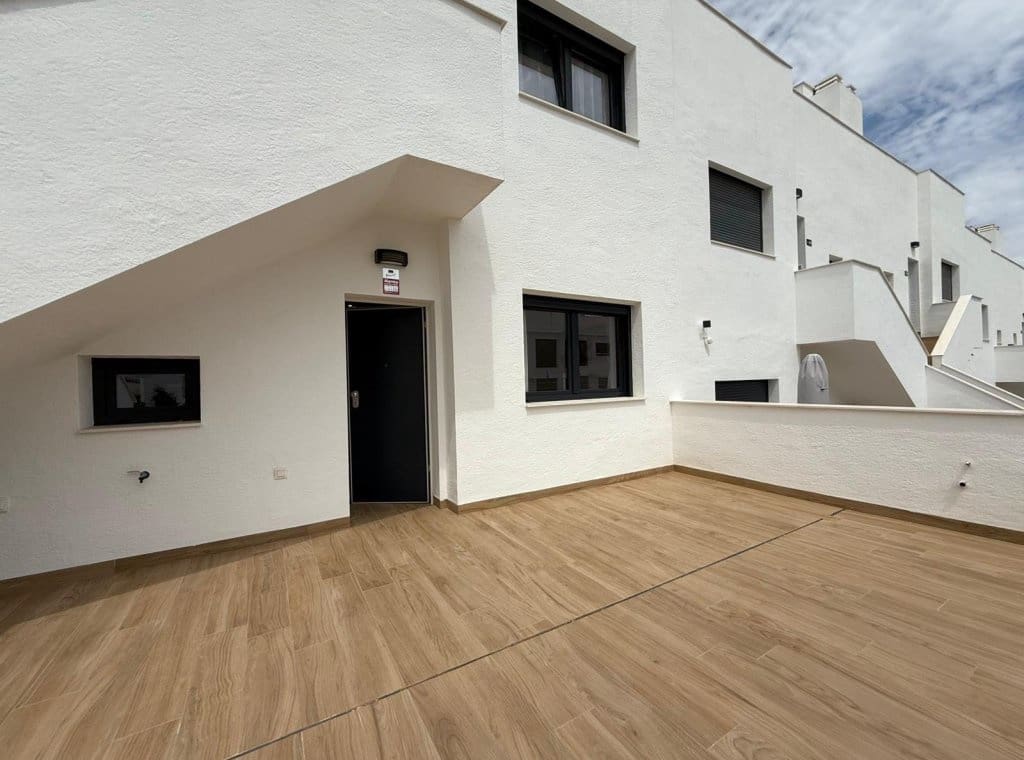 2 makuuhuone Huoneisto vuokrattavana paikassa Torrevieja mukana uima-altaan 
autotalli - 1 700 € (Ref: 9153527)