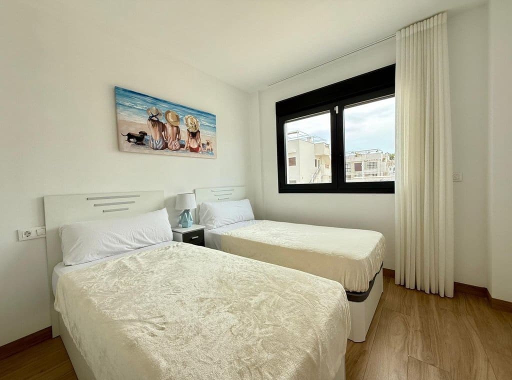 2 makuuhuone Huoneisto vuokrattavana paikassa Torrevieja mukana uima-altaan 
autotalli - 1 700 € (Ref: 9153527)