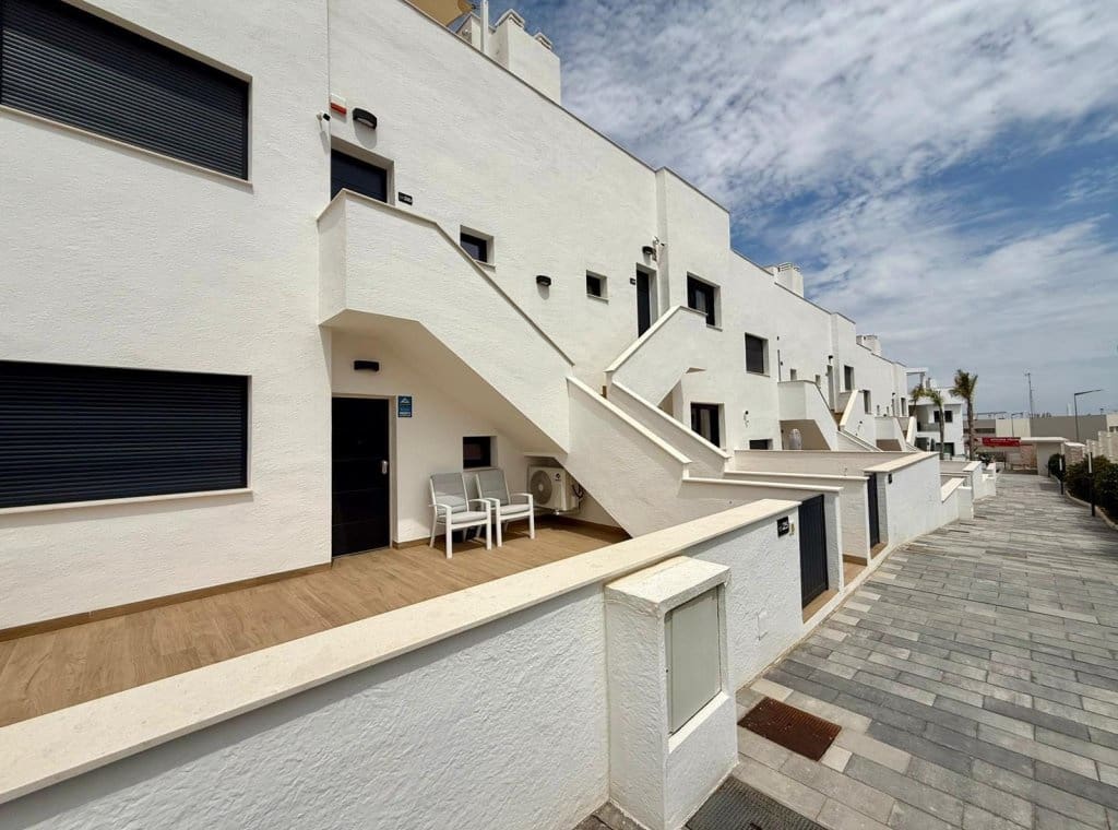 2 makuuhuone Huoneisto vuokrattavana paikassa Torrevieja mukana uima-altaan 
autotalli - 1 700 € (Ref: 9153527)
