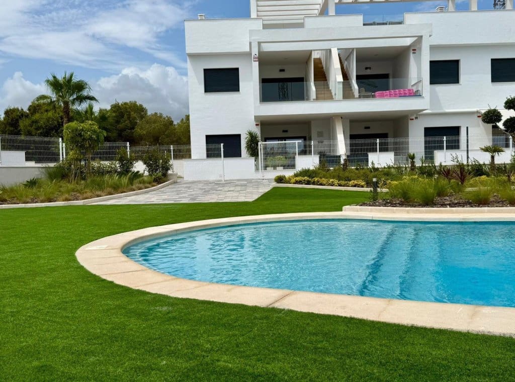 2 makuuhuone Huoneisto vuokrattavana paikassa Torrevieja mukana uima-altaan 
autotalli - 1 700 € (Ref: 9153527)