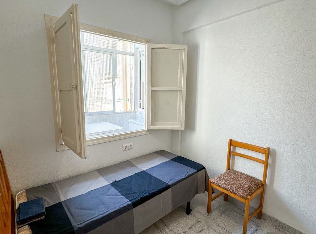 3 soveværelse Lejlighed til leje i Torrevieja - € 550 (Ref: 9163308)