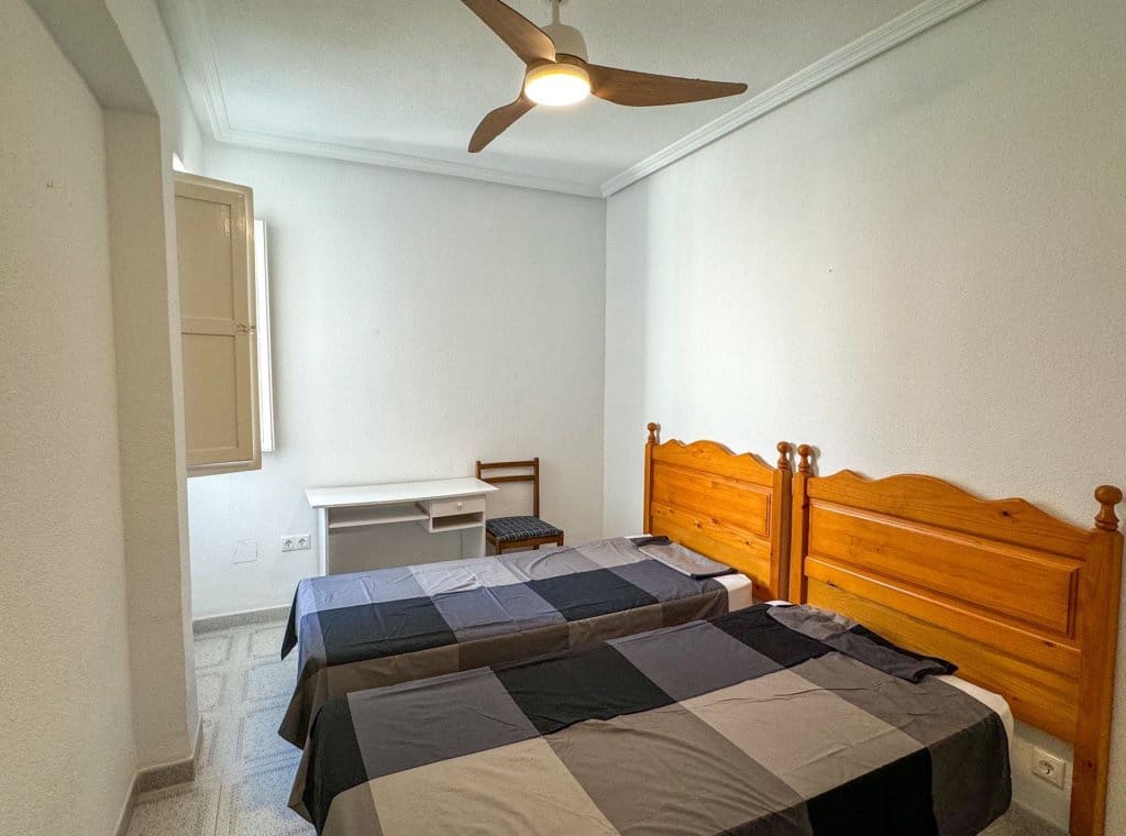 3 soveværelse Lejlighed til leje i Torrevieja - € 550 (Ref: 9163308)