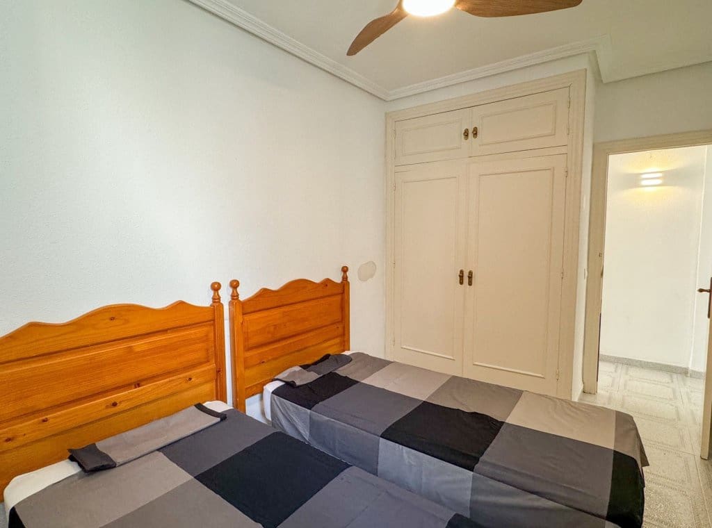 3 soveværelse Lejlighed til leje i Torrevieja - € 550 (Ref: 9163308)