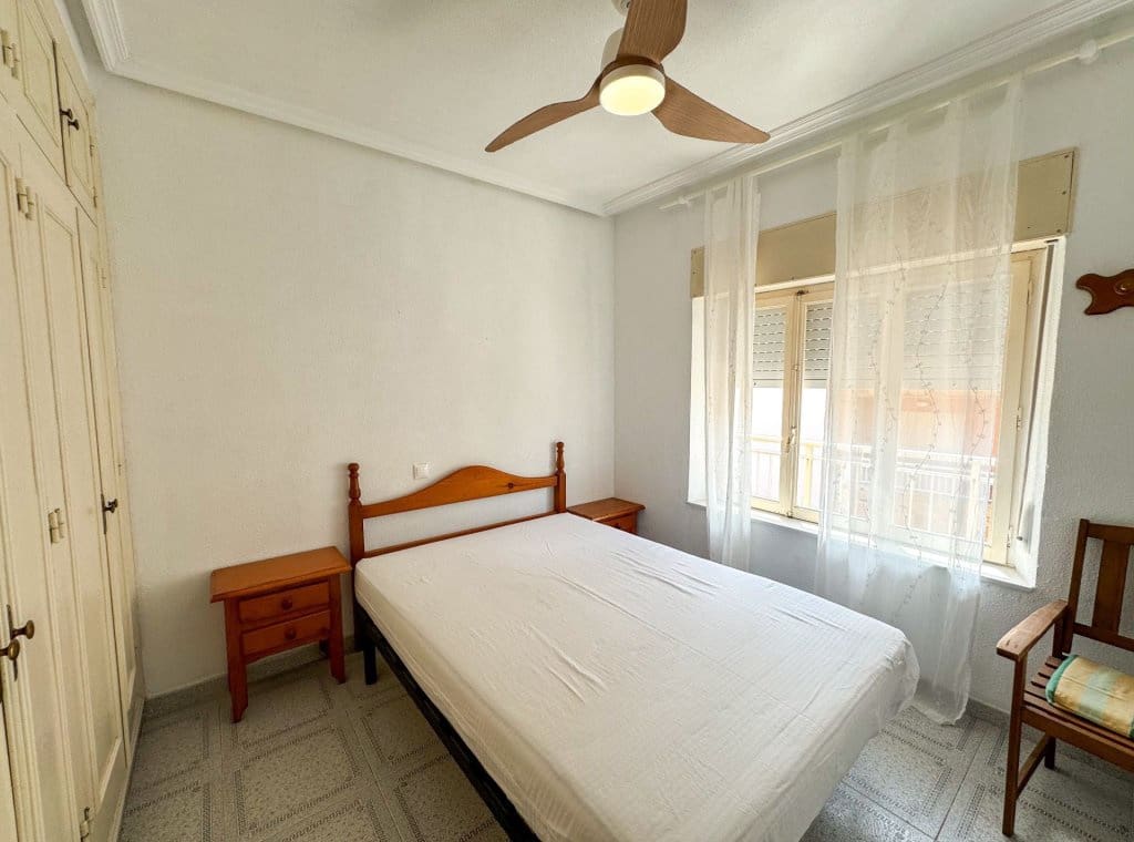 3 soveværelse Lejlighed til leje i Torrevieja - € 550 (Ref: 9163308)