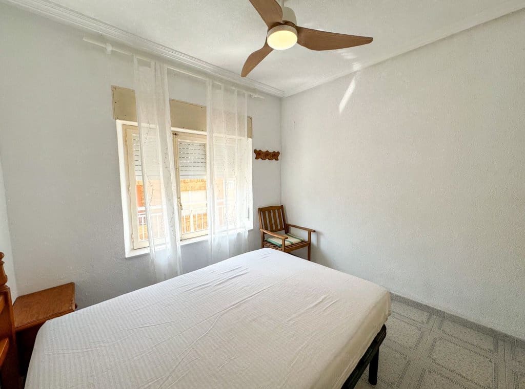 3 soveværelse Lejlighed til leje i Torrevieja - € 550 (Ref: 9163308)