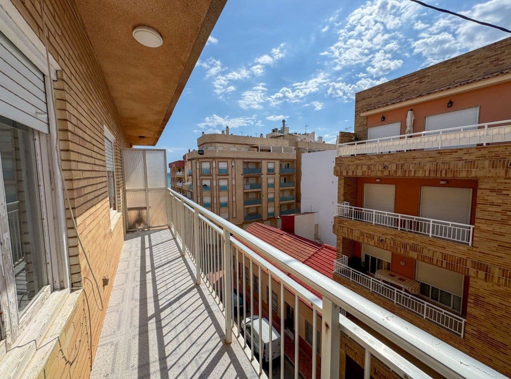 3 soveværelse Lejlighed til leje i Torrevieja - € 550 (Ref: 9163308)