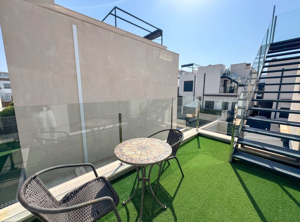 3 bedroom Villa for rent in Villamartin with pool - € 1,800 (Ref: 9170942)