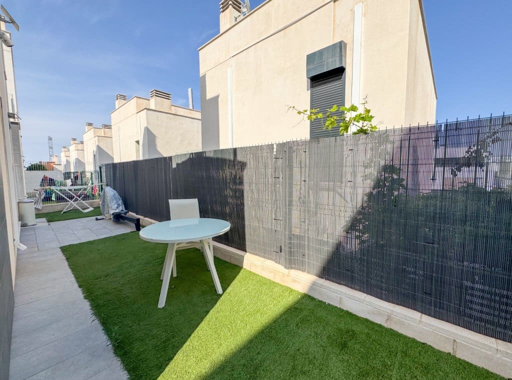 3 bedroom Villa for rent in Villamartin with pool - € 1,800 (Ref: 9170942)