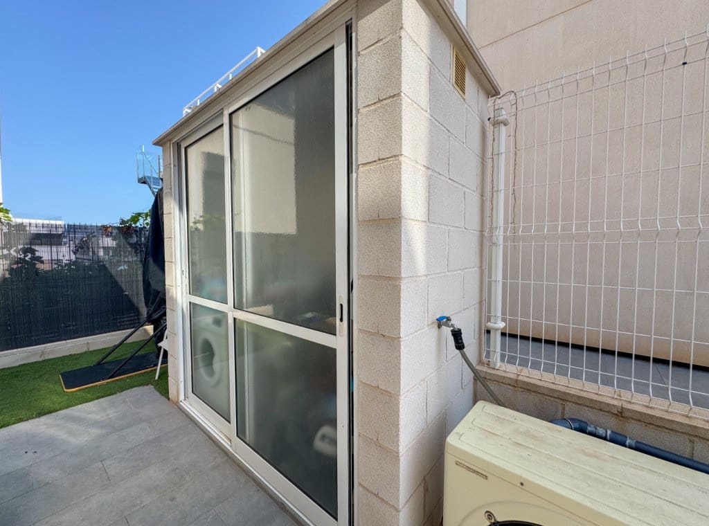 3 bedroom Villa for rent in Villamartin with pool - € 1,800 (Ref: 9170942)