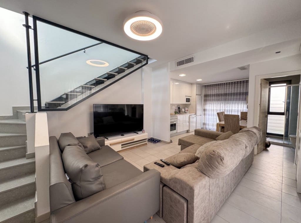 3 bedroom Villa for rent in Villamartin with pool - € 1,800 (Ref: 9170942)