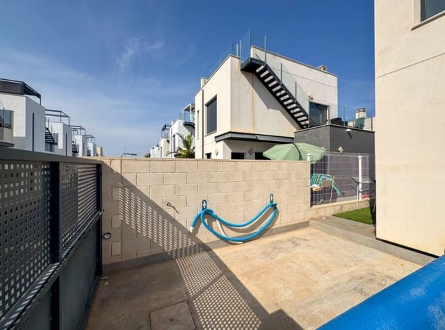 3 bedroom Villa for rent in Villamartin, Orihuela with pool - € 1,800 (Ref: 9170942)