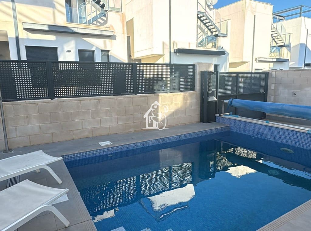 Chalet de 3 habitaciones en Villamartin en alquiler con piscina - 1.800 € (Ref: 9170942)