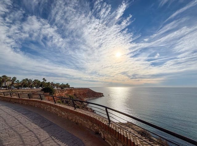 2 makuuhuone Ranta-asunto vuokrattavana paikassa Dehesa de Campoamor, Orihuela mukana uima-altaan - 945 € (Ref: 9186554)