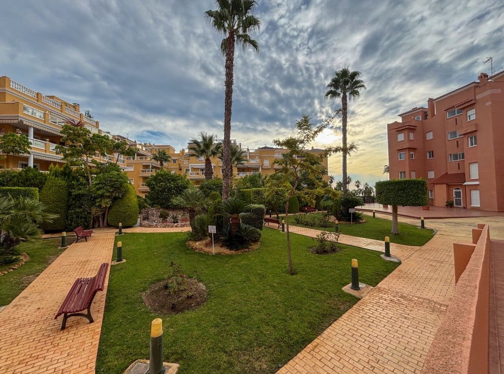 2 makuuhuone Ranta-asunto vuokrattavana paikassa Dehesa de Campoamor mukana uima-altaan - 945 € (Ref: 9186554)