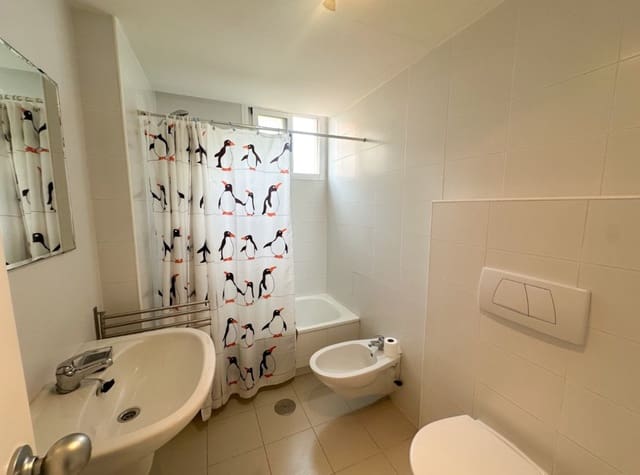 2 makuuhuone Huoneisto vuokrattavana paikassa Puerto Deportivo, Guardamar del Segura mukana uima-altaan - 1 000 € (Ref: 9196322)