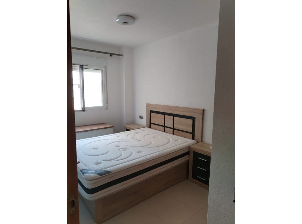 Apartamento de 2 habitaciones en Torrevieja en alquiler - 975 € (Ref: 9196325)
