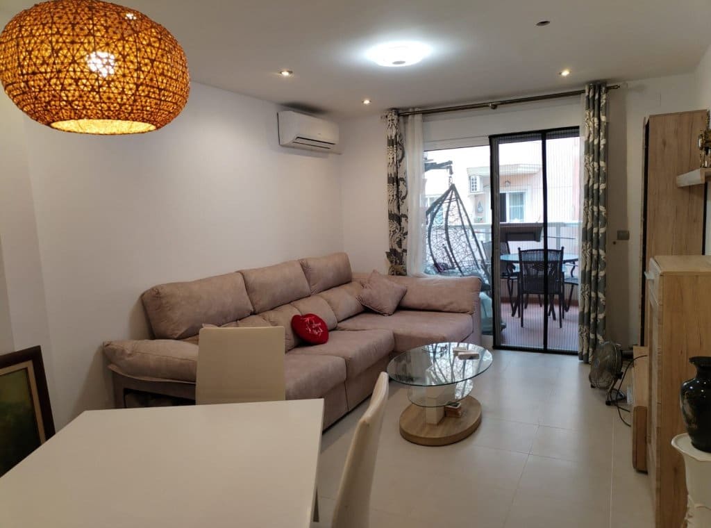 Apartamento de 2 habitaciones en Torrevieja en alquiler - 975 € (Ref: 9196325)