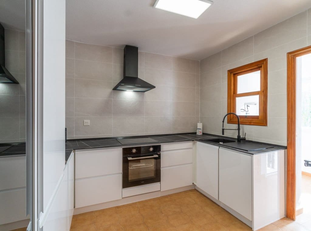 3 soveværelse Villa til leje i Villamartin med swimmingpool - € 1.600 (Ref: 9197382)