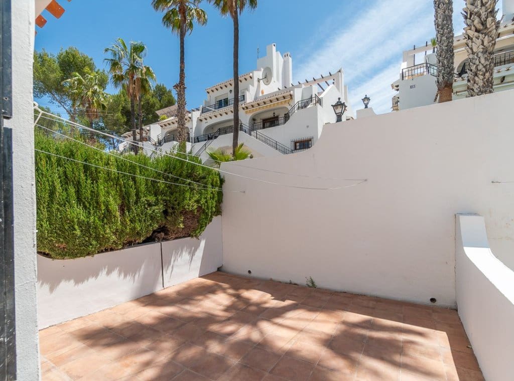 3 soveværelse Villa til leje i Villamartin med swimmingpool - € 1.600 (Ref: 9197382)