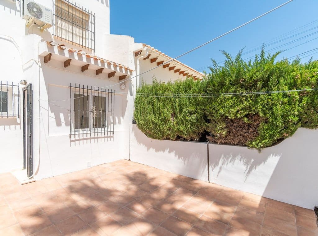 3 soveværelse Villa til leje i Villamartin med swimmingpool - € 1.600 (Ref: 9197382)