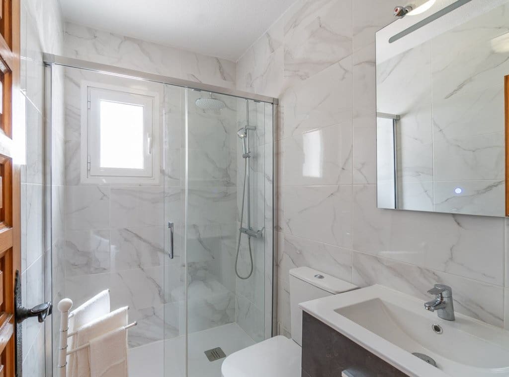 3 soveværelse Villa til leje i Villamartin med swimmingpool - € 1.600 (Ref: 9197382)