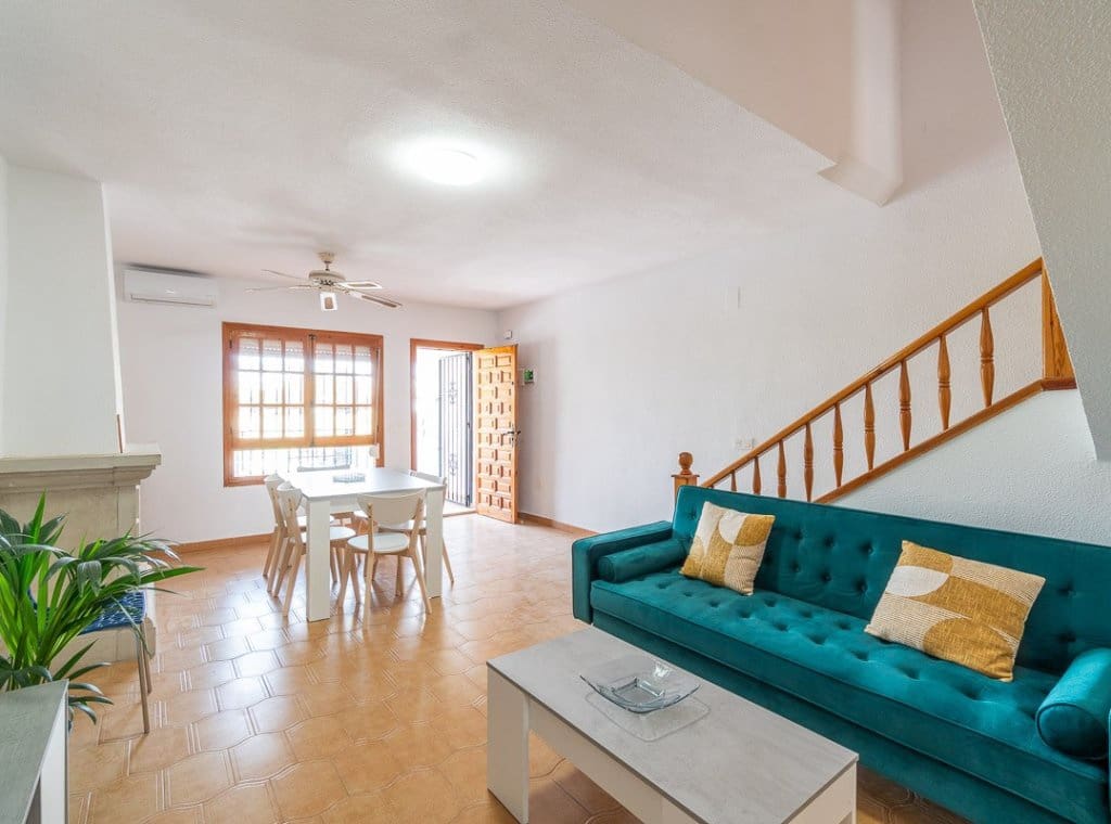 3 soveværelse Villa til leje i Villamartin med swimmingpool - € 1.600 (Ref: 9197382)