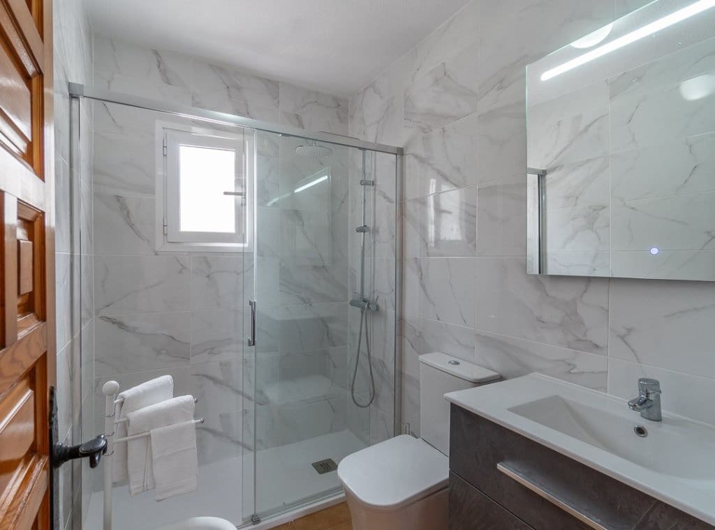 3 soveværelse Villa til leje i Villamartin med swimmingpool - € 1.600 (Ref: 9197382)