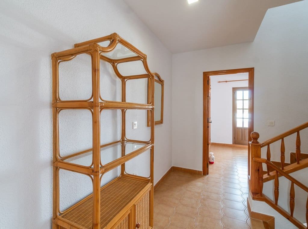 3 soveværelse Villa til leje i Villamartin med swimmingpool - € 1.600 (Ref: 9197382)