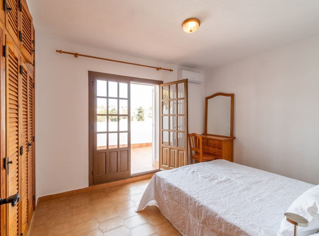 3 soveværelse Villa til leje i Villamartin med swimmingpool - € 1.600 (Ref: 9197382)