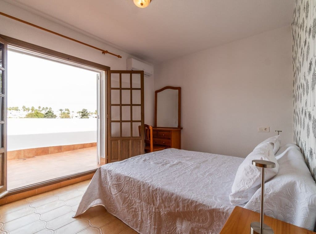 3 soveværelse Villa til leje i Villamartin med swimmingpool - € 1.600 (Ref: 9197382)