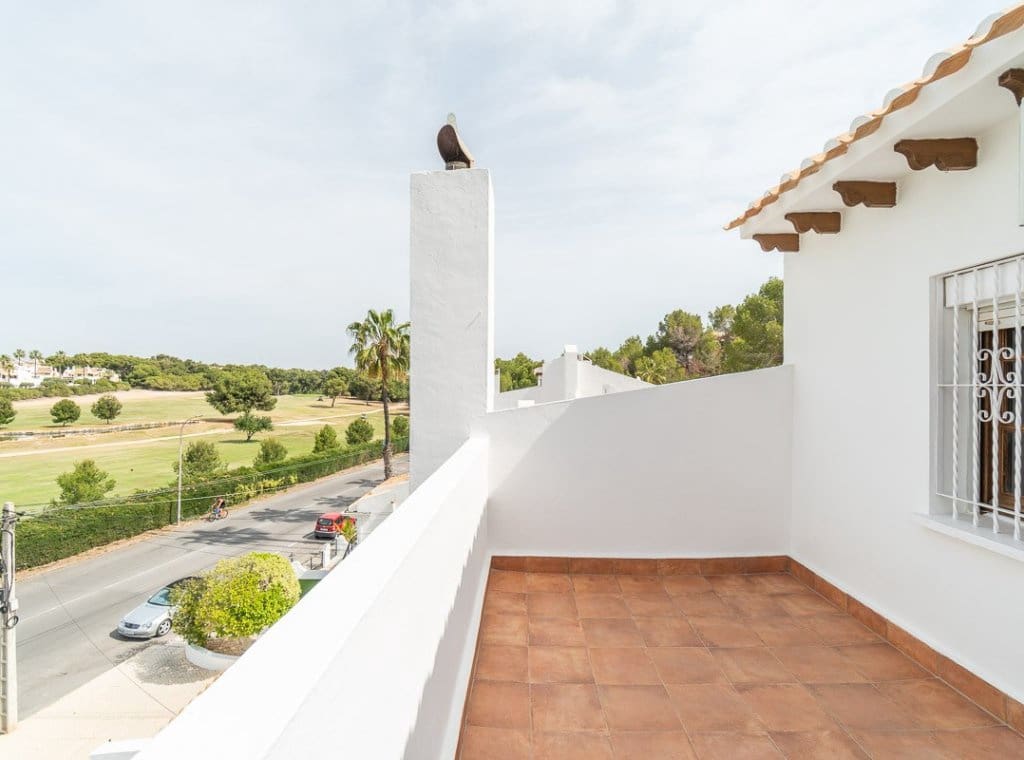 3 soveværelse Villa til leje i Villamartin med swimmingpool - € 1.600 (Ref: 9197382)