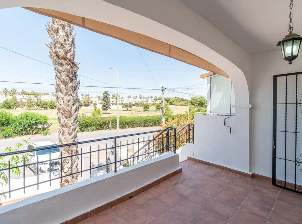 3 soveværelse Villa til leje i Villamartin med swimmingpool - € 1.600 (Ref: 9197382)