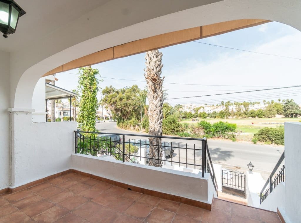 3 soveværelse Villa til leje i Villamartin med swimmingpool - € 1.600 (Ref: 9197382)