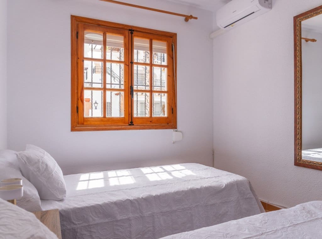 3 soveværelse Villa til leje i Villamartin med swimmingpool - € 1.600 (Ref: 9197382)