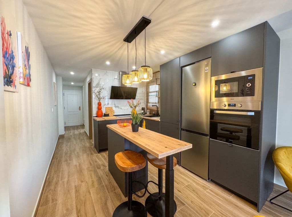 2 soverom Leilighet til leie i Torrevieja - € 875 (Ref: 9200199)